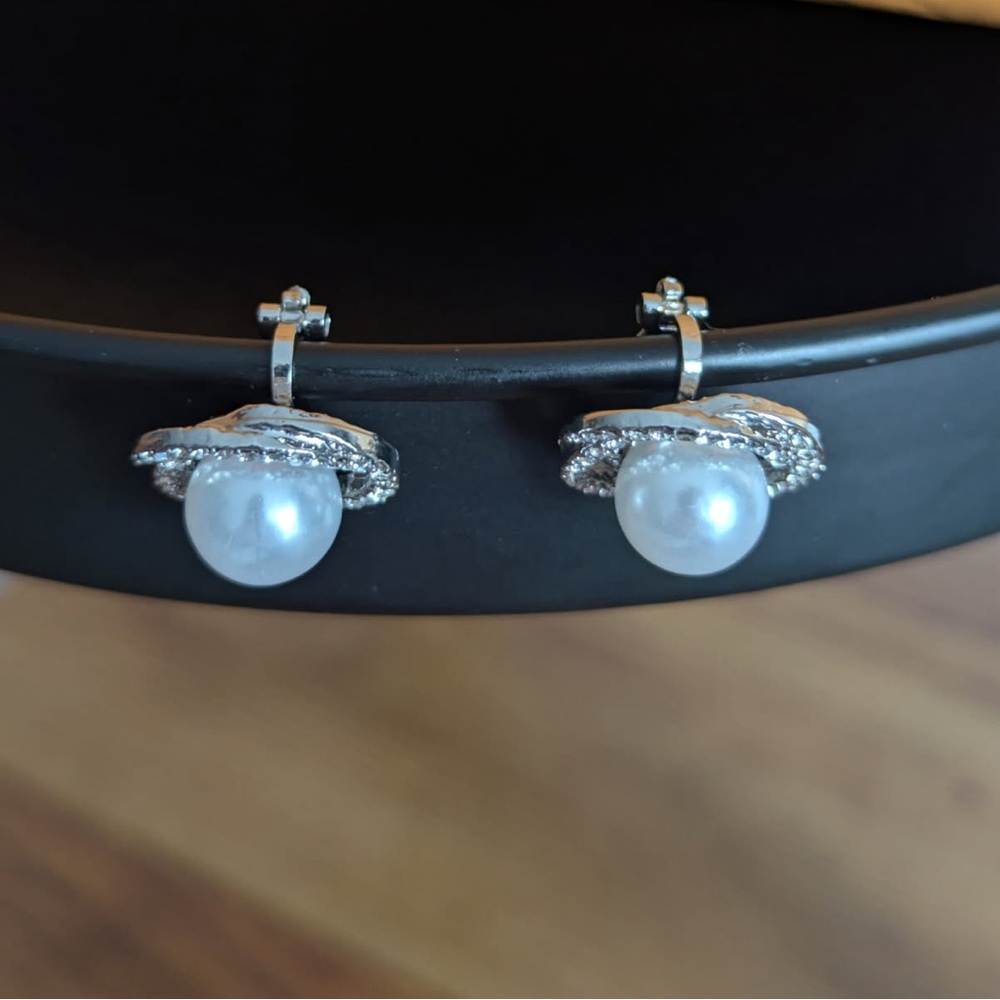 Vintage Clip-On Silver & Pearl Earrings (EUC)